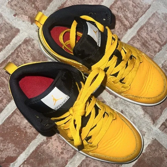 Kids preschool Jordan 1 mid University Gold size 2y - Picture 4 of 13